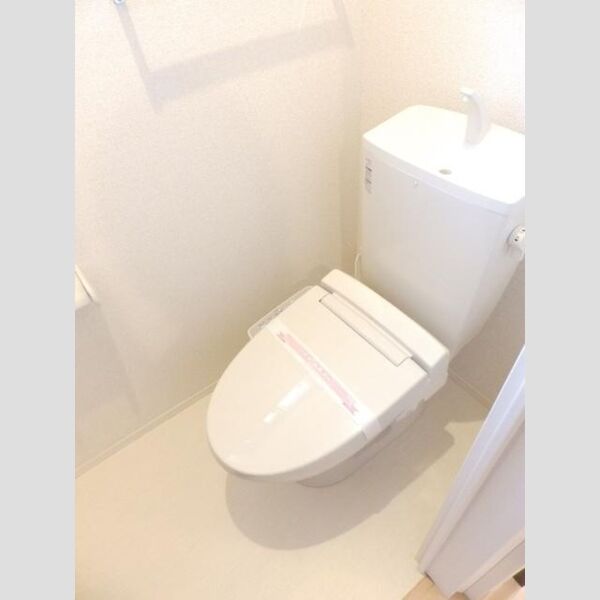 トイレ (トイレ)
