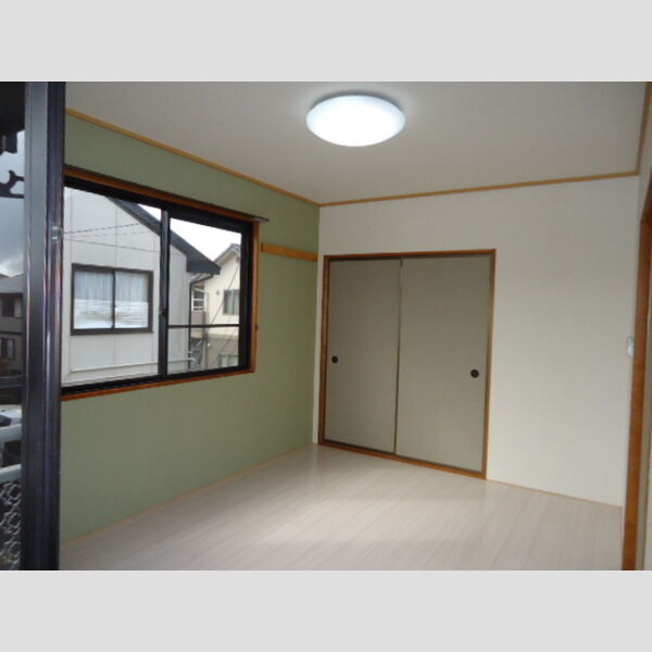 その他 (バルコニー側洋室)