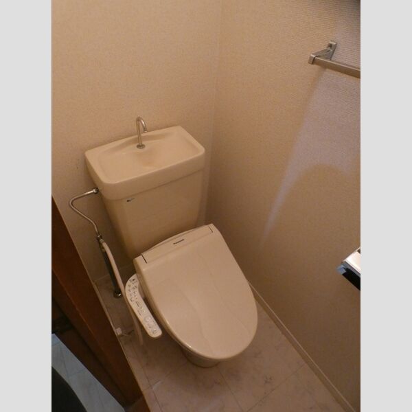 トイレ (温水洗浄暖房便座)