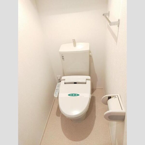 トイレ (トイレ)