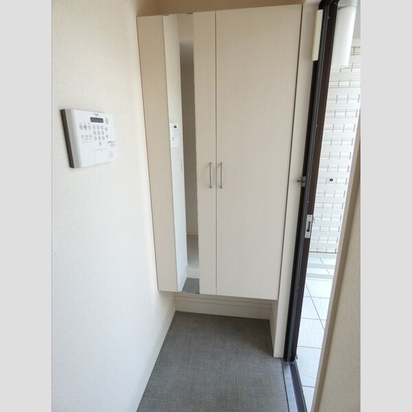 玄関 (シューズボックス)