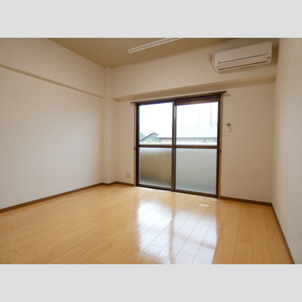 居室・リビング (洋室(エアコン　室内物干し付))