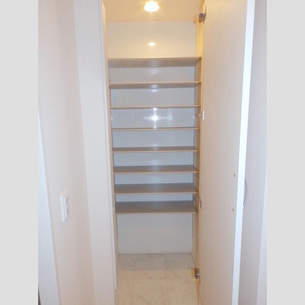 玄関 (シューズクローク)