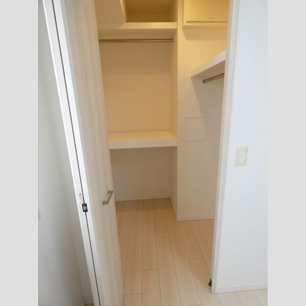 収納 (ウォークインクローゼット)