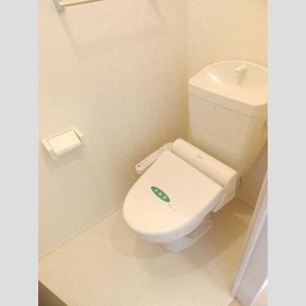 トイレ (トイレ)