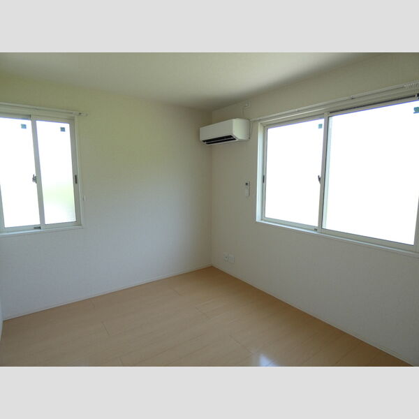 その他 (北側洋室)