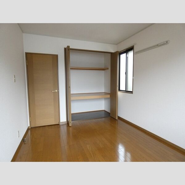 その他 (北西側洋室)