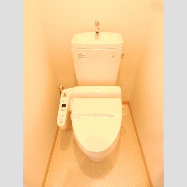 トイレ (トイレ)