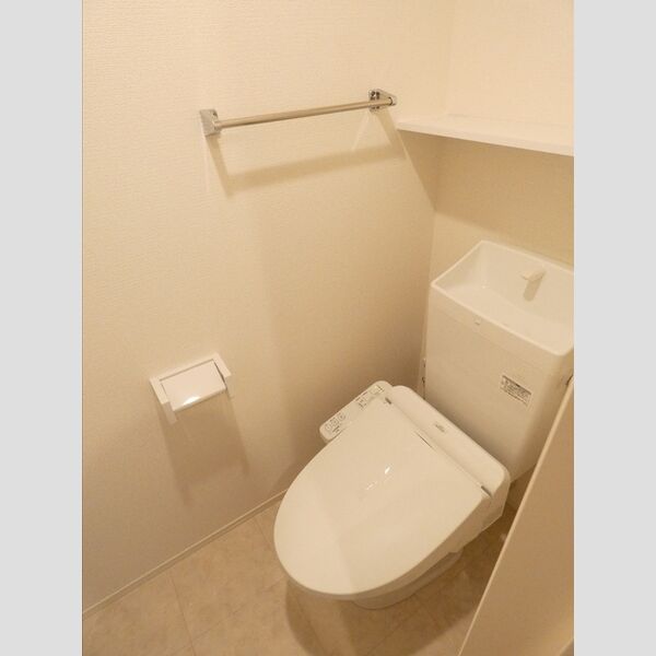 トイレ (トイレ)