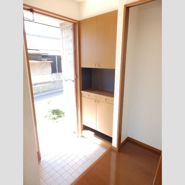 玄関 (玄関シューズボックス)