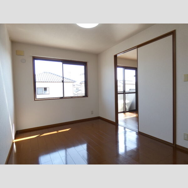 その他 (南側洋室からLDK)