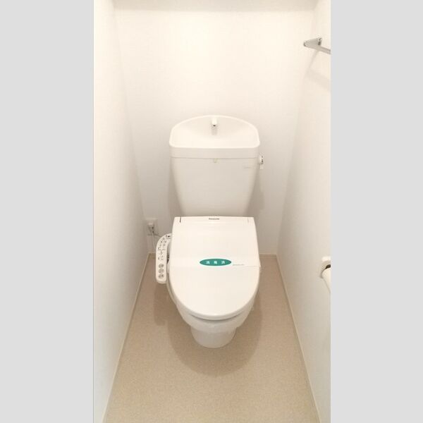 トイレ (温水洗浄暖房便座)