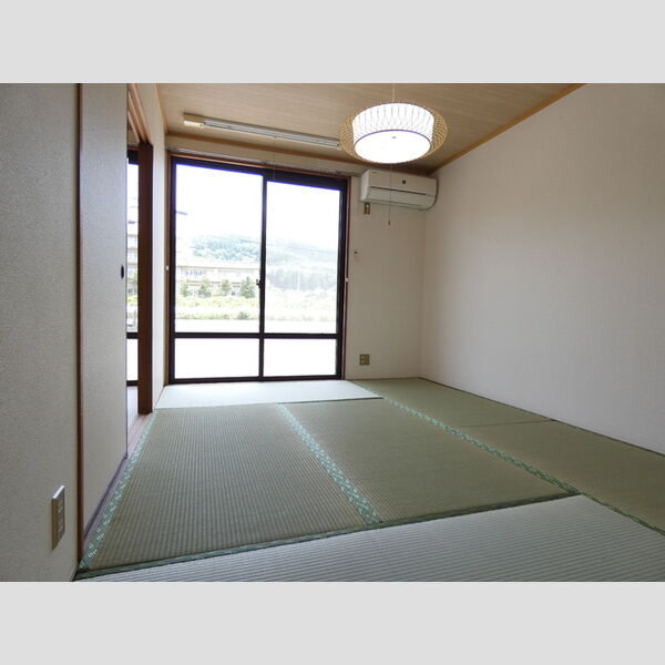 その他 (南側和室(室内物干し・エアコン付))