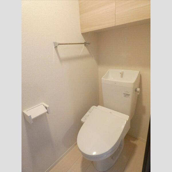 トイレ (温水洗浄暖房便座)