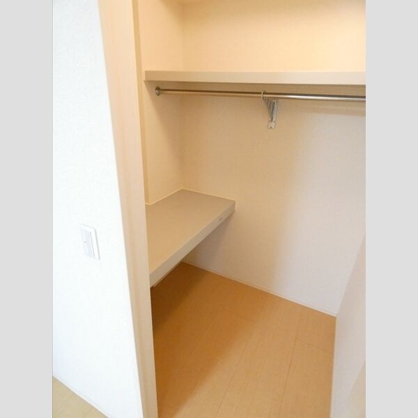 収納 (ウォークインクローゼット)