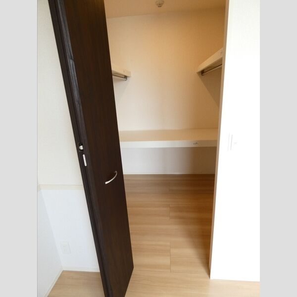 収納 (ウォークインクローゼット)