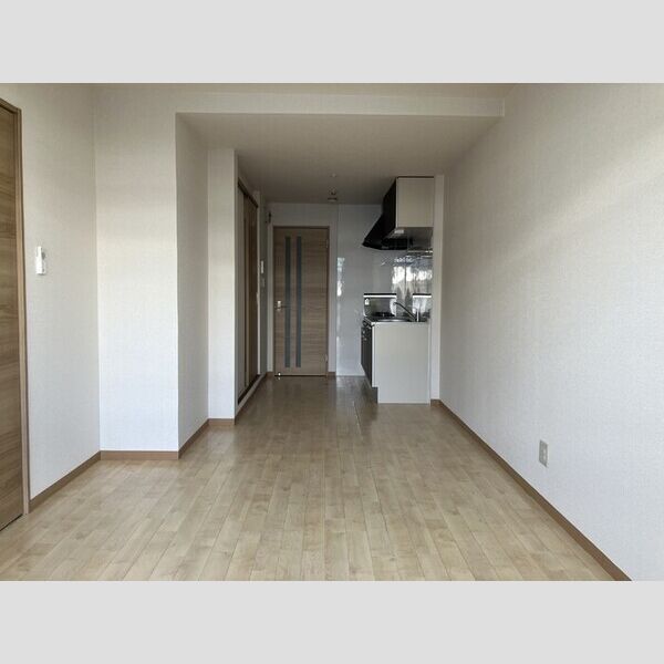 その他 (洋室(バルコニー側から))