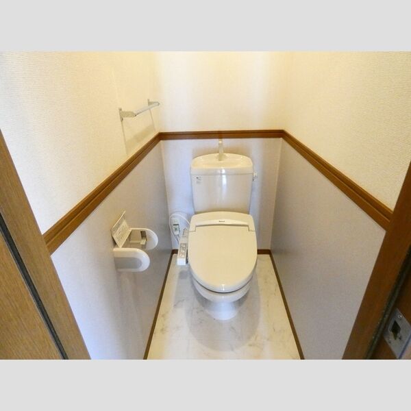 トイレ (温水洗浄暖房便座)