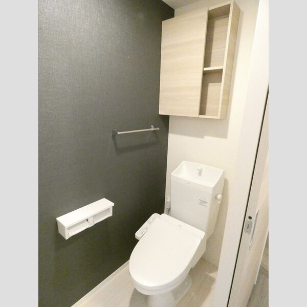 トイレ (トイレ)