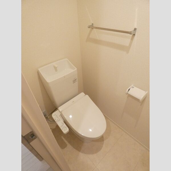 トイレ (温水洗浄暖房便座)