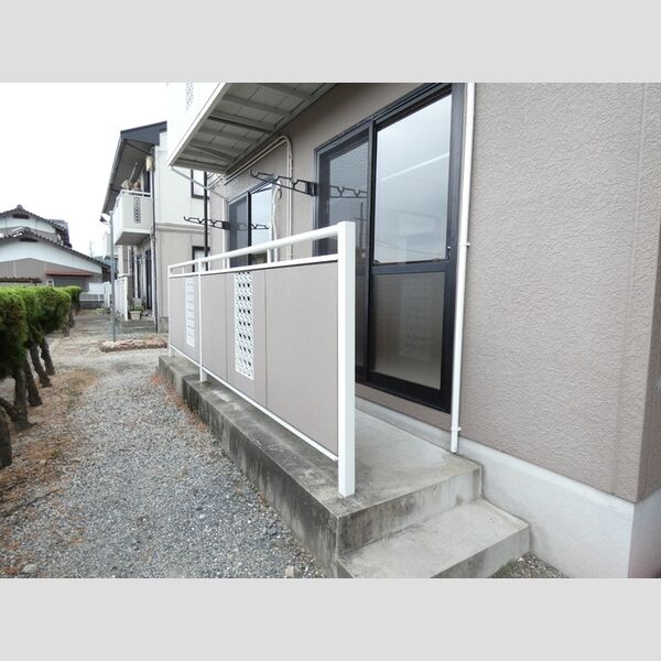 その他 (目隠しフェンスあり(専用庭ではありません))