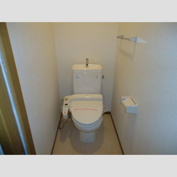 トイレ (温水洗浄暖房便座付き)