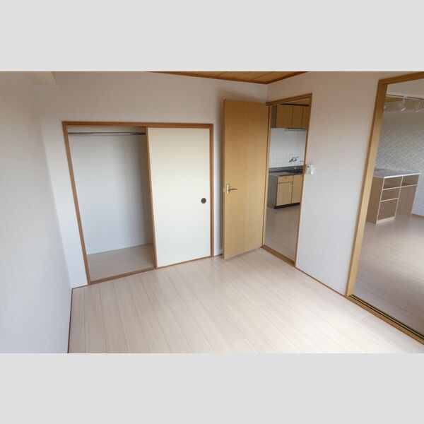 その他 (南側洋室)