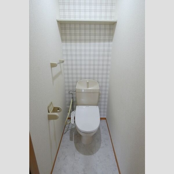 トイレ (温水洗浄暖房便座)