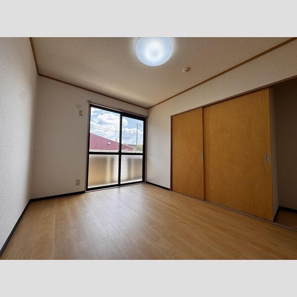 その他 (南側洋室)