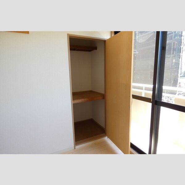 その他設備 (物入)