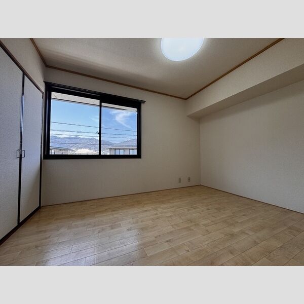 その他 (北側洋室)