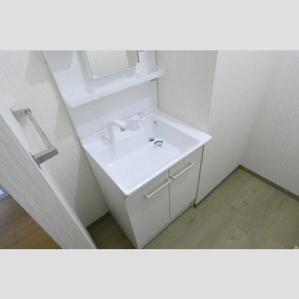 洗面所 (洗髪洗面化粧台)