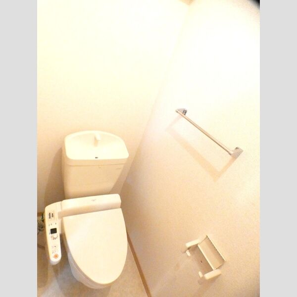 トイレ (トイレ)