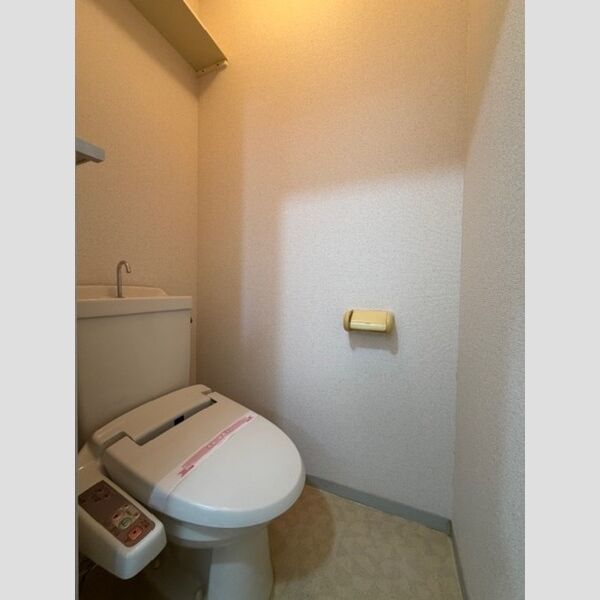 トイレ (温水洗浄暖房便座)