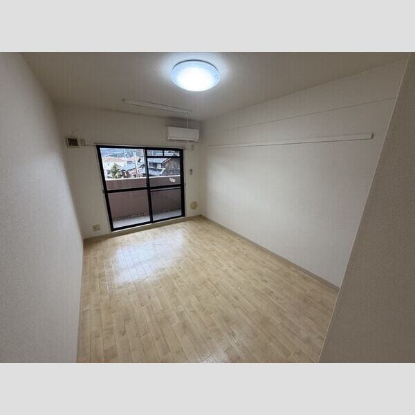 居室・リビング (洋室8帖)