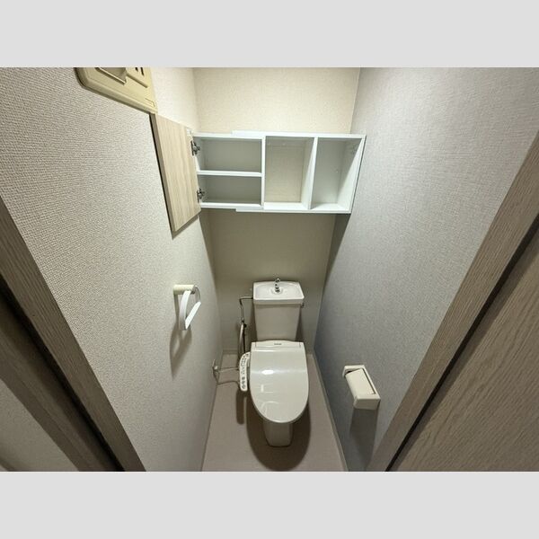 トイレ (温水洗浄暖房便座)