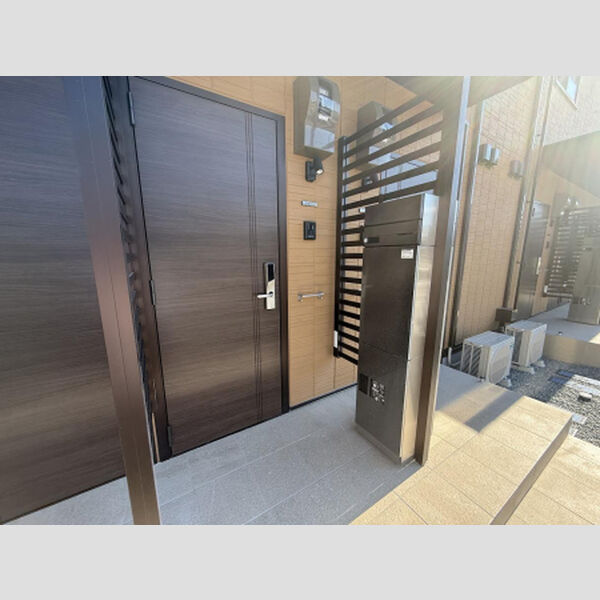 玄関 (宅配ボックス)