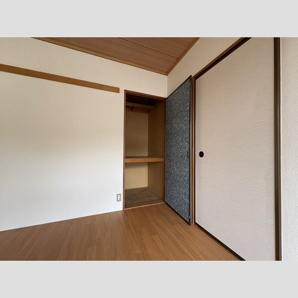 その他設備 (物入)