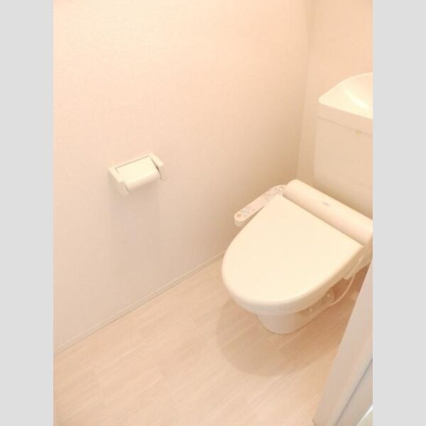 トイレ (トイレ)