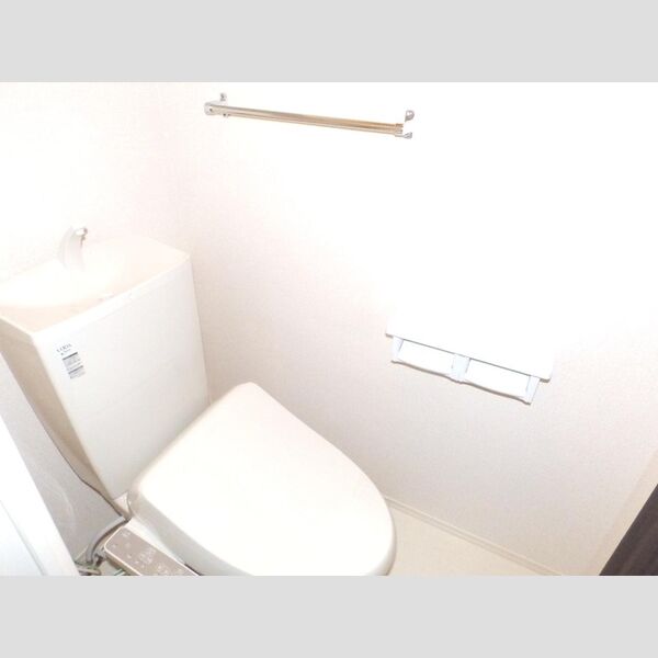 トイレ (トイレ)