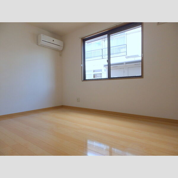 その他 (北側洋室)