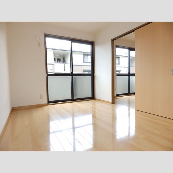 その他 (南側洋室)