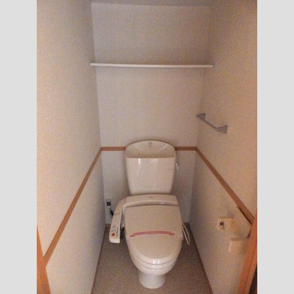 トイレ (トイレ)