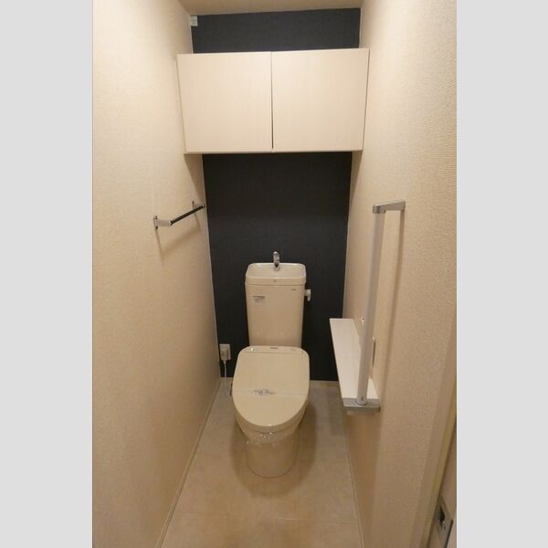 トイレ (温水洗浄暖房便座)