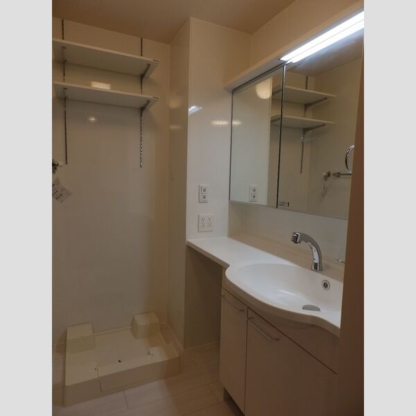 洗面所 (洗髪洗面化粧台)