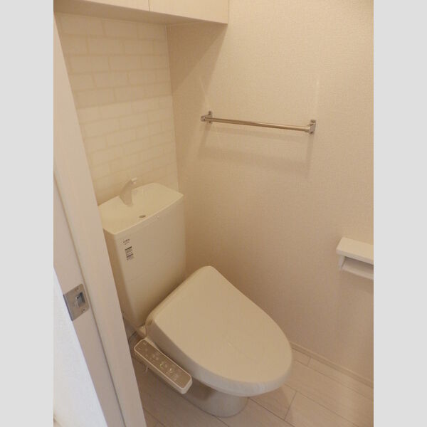 トイレ (温水洗浄暖房便座)