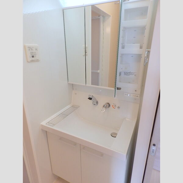 洗面所 (洗髪洗面化粧台)