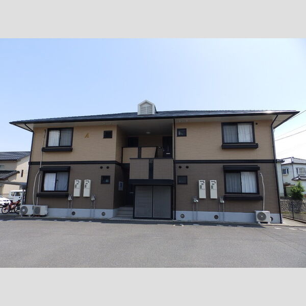 建物外観 (外観:2016年6月10日撮影)