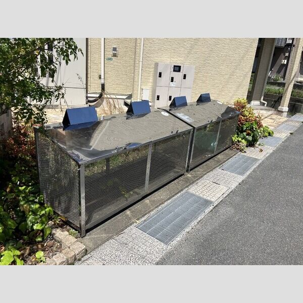 現地周辺 (ゴミステーション)