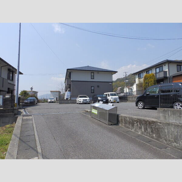 エントランス (駐車場)